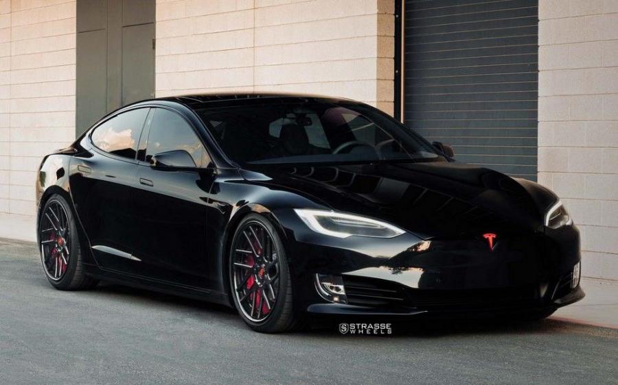 Tesla Model S P100D on Strasse Wheels '2018